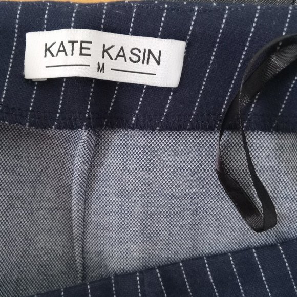 Navy and white pinstripe skirt size M - Picture 2 of 4